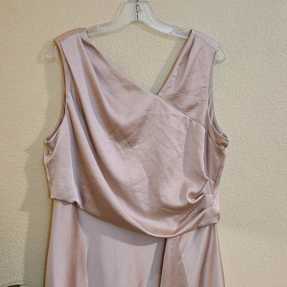 Taylor satin champaign color dress size 14P - Picture 6 of 15